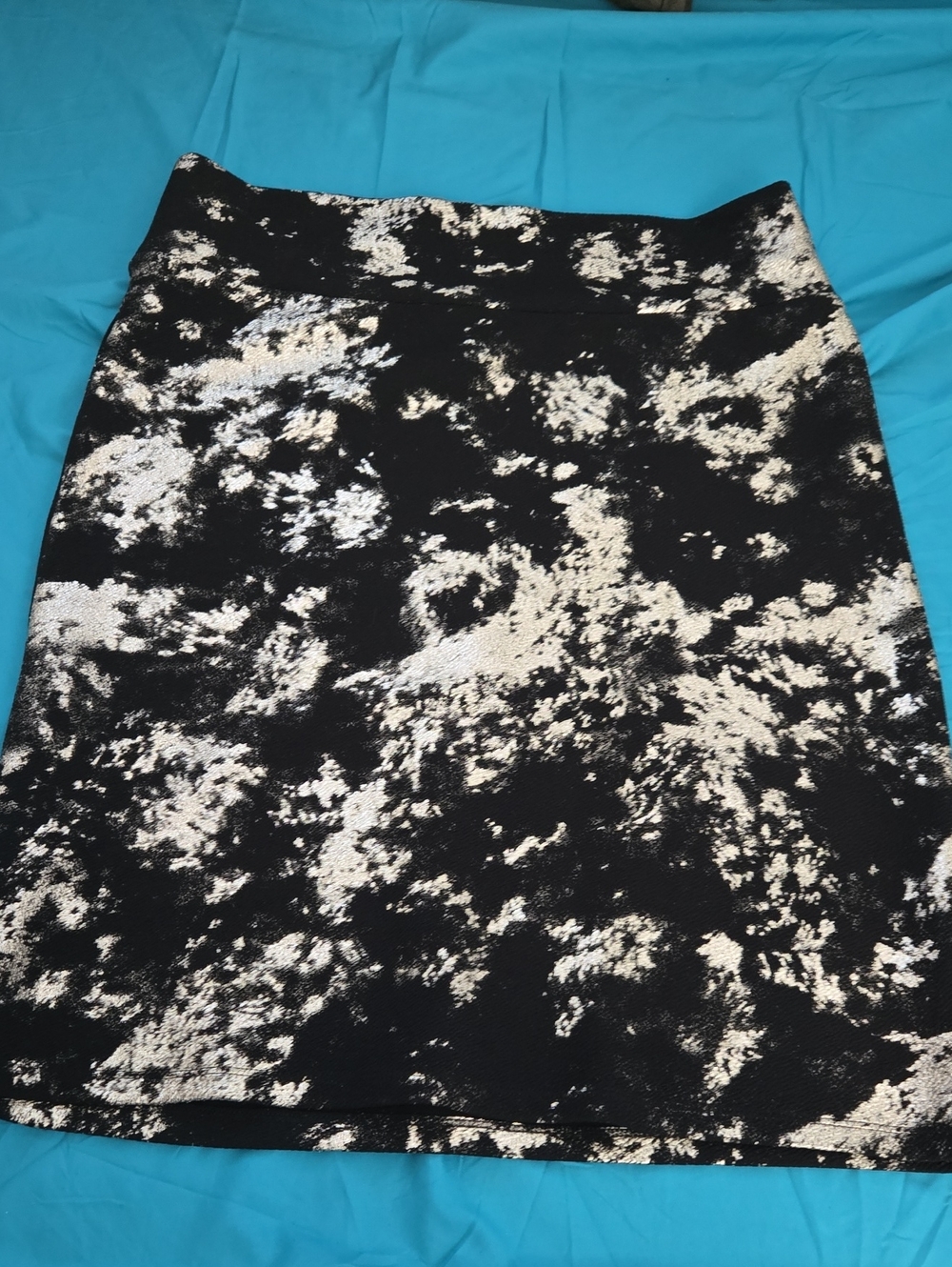 LuLaRoe Black and Gold Abstract Pencil Skirt